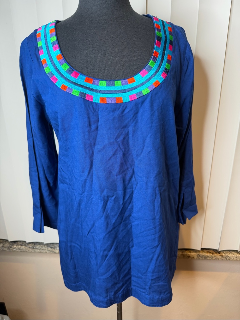 Escapada Living Blue Embroidered Collar  3/4 Sleeve Tunic Size Medium